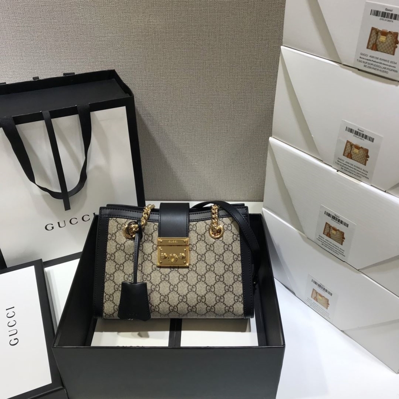 G*u*i shopping bags